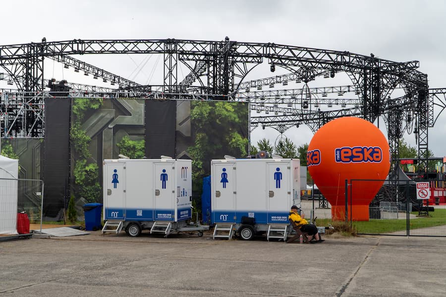 Realizacja mToilet - Koncert i zaplecze